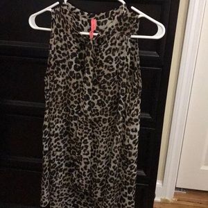 Sleeveless leopard top